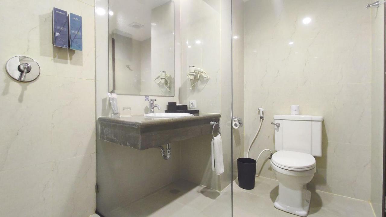 Harper Perintis By Aston Hotel Makassar Exterior foto