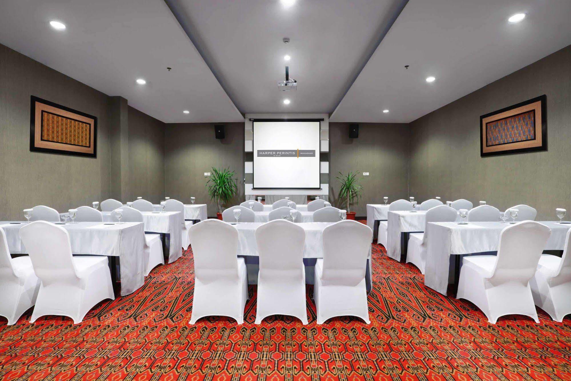 Harper Perintis By Aston Hotel Makassar Exterior foto