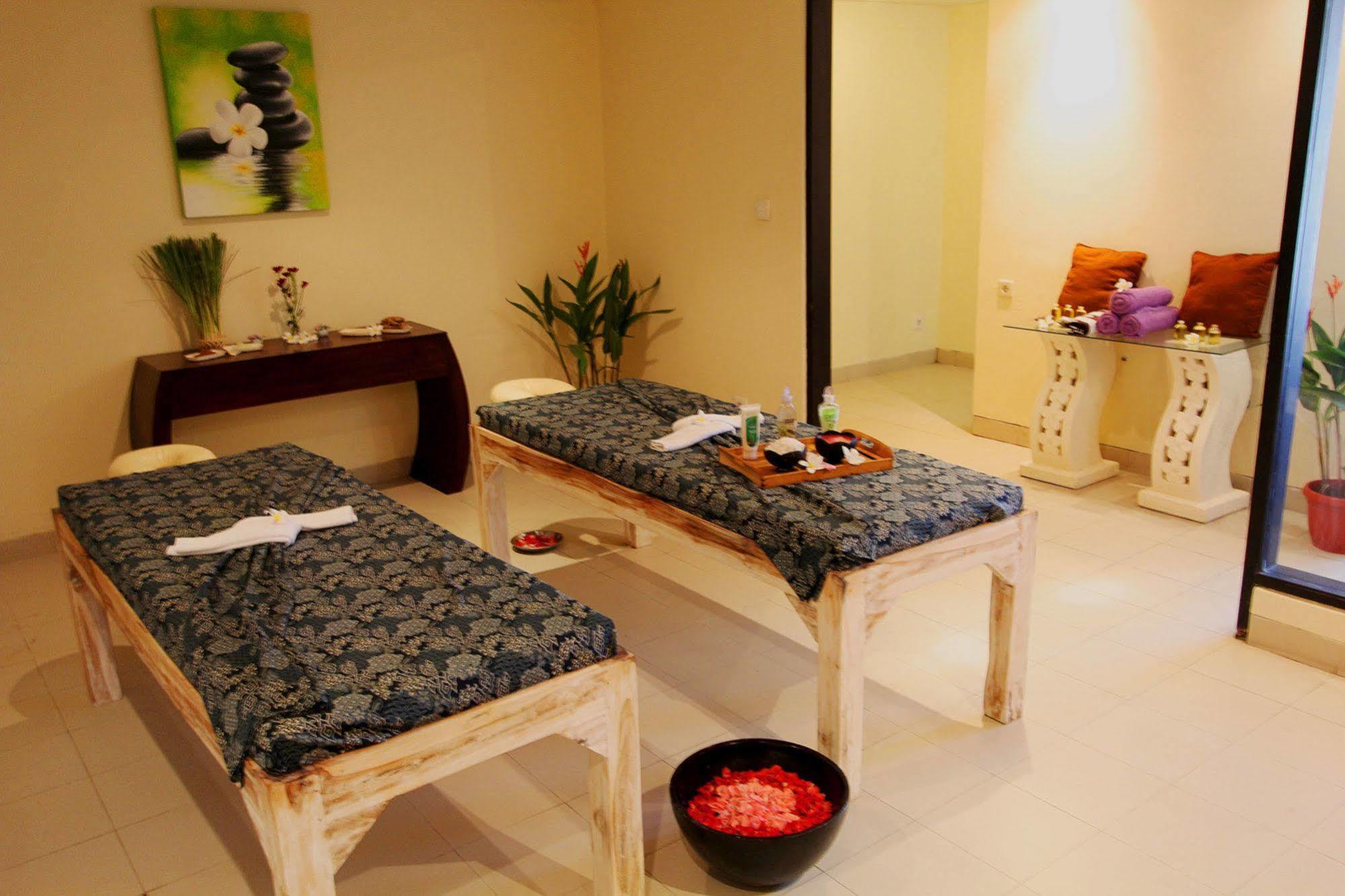 Harper Perintis By Aston Hotel Makassar Exterior foto